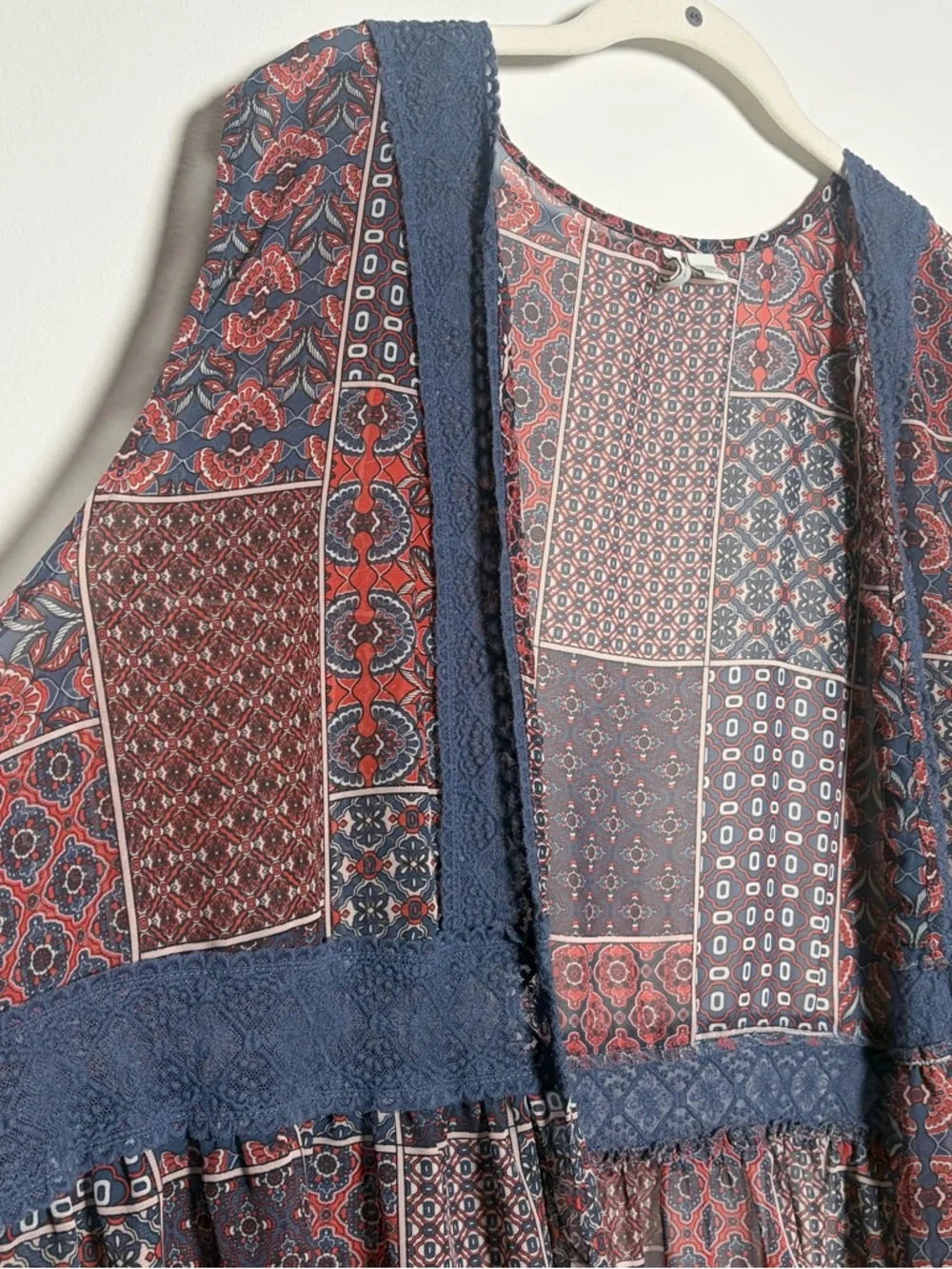 3CE. C Est. Boho Patchwork Sleeveless Duster Vest in Navy & Burgundy (22/24W) - Picture 4 of 9